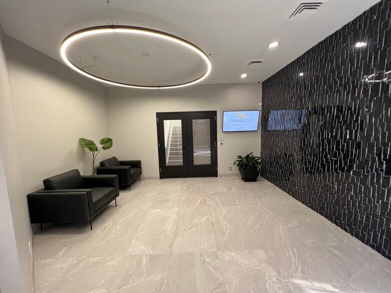 More Photos Of 6895 Telegraph Rd, Bloomfield Hills Office For Lease