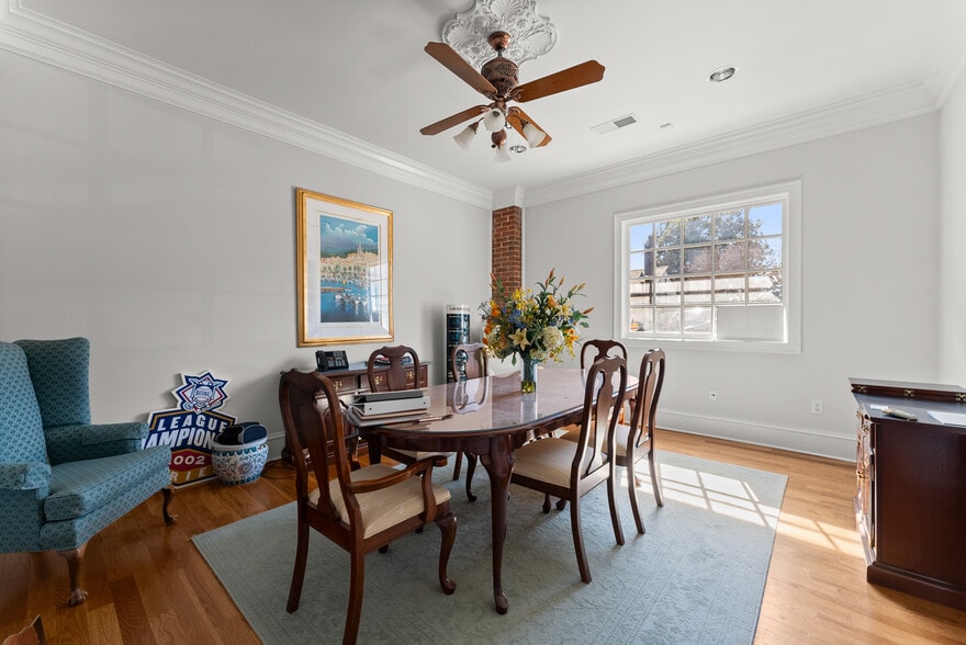 More Photos Of 163 Pike St, Lawrenceville Office For Lease