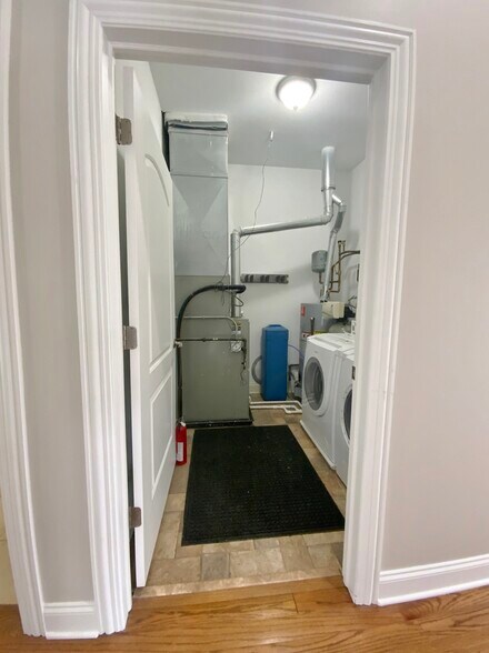 More Photos Of 219 White St, Frankfort Office Residential For Sale
