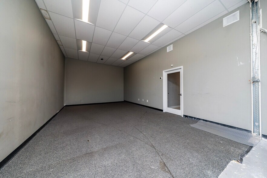 More Photos Of 4954 S Orange Ave, Orlando Flex For Lease