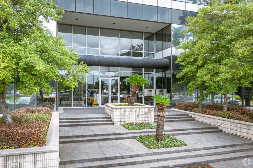 More Photos Of 9555 W Sam Houston Pky S, Houston Office For Lease