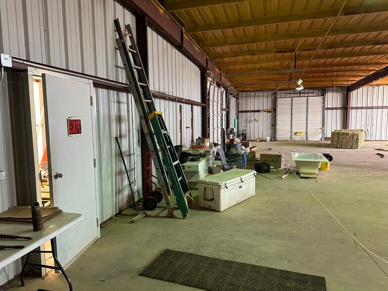 More Photos Of 3597 US Highway 84, Tuscola Warehouse For Lease