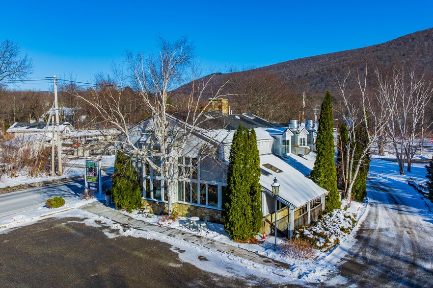 More Photos Of 1844 Depot St, Manchester Center Restaurant For Sale