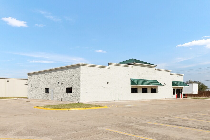 More Photos Of 700 W Sioux Rd, Pharr Warehouse For Sale