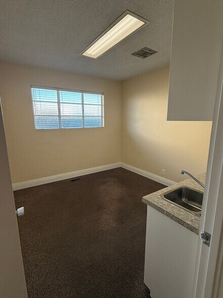 More Photos Of 1500 E Katella Ave, Orange Medical For Lease