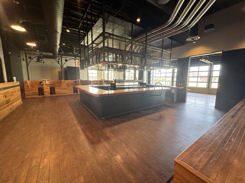 More Photos Of 5601 Crosslake Pky, Waco Restaurant For Lease