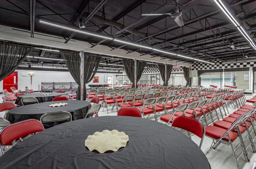 More Photos Of 395 S Ocoee St, Cleveland Showroom For Sale