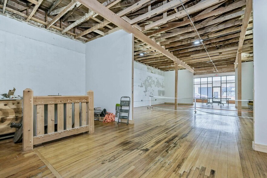 More Photos Of 701 SE 10th Ave, Amarillo Bar For Sale