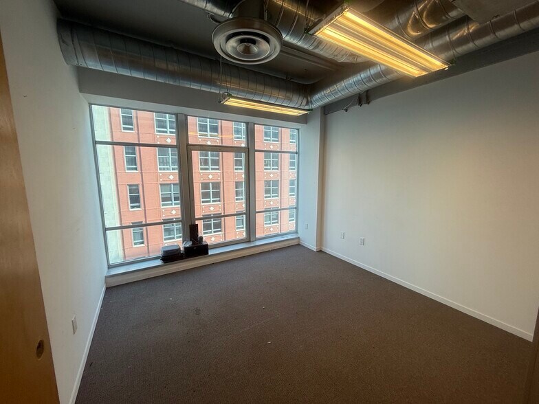 More Photos Of 14 NE 1st Ave, Miami Office For Sale
