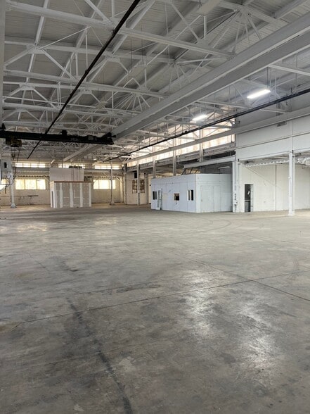 More Photos Of 1029 Lyell Ave, Rochester Warehouse For Lease