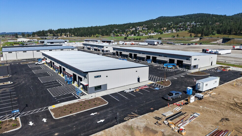 More Photos Of 4524 N Barker Rd, Spokane Valley Showroom For Lease