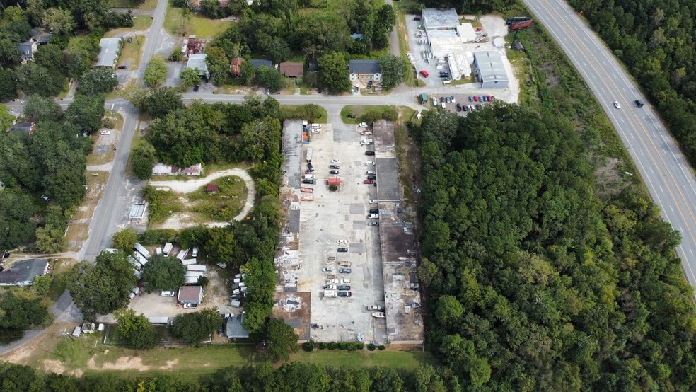 More Photos Of 121-141 Hemphill Ct, Summerville Light Distribution For Sale
