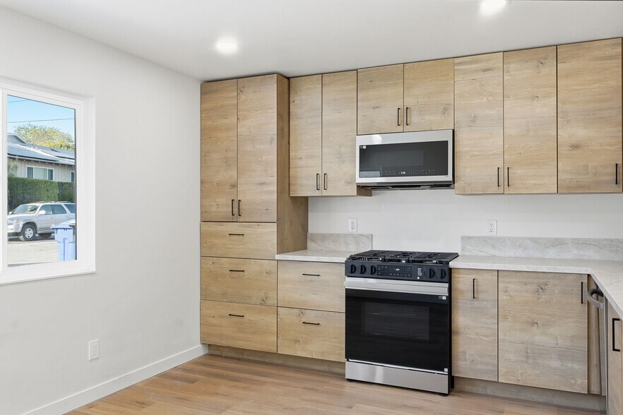 More Photos Of 5067 Alumni Pl, San Diego Multifamily For Sale