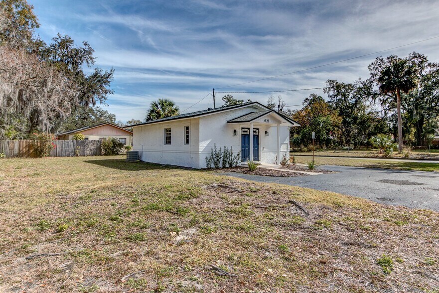 More Photos Of 621 S Locust Ave, Sanford Loft Creative Space For Sale