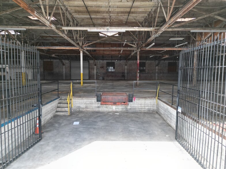 More Photos Of 238 S Mission Rd, Los Angeles Manufacturing For Sale