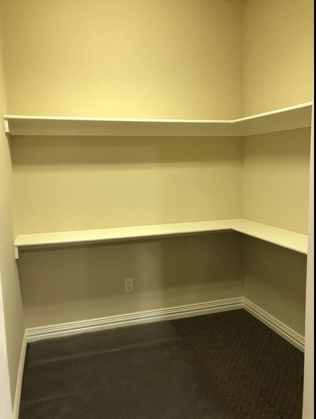 More Photos Of 1400 W Mayfield Rd, Arlington Loft Creative Space For Sale