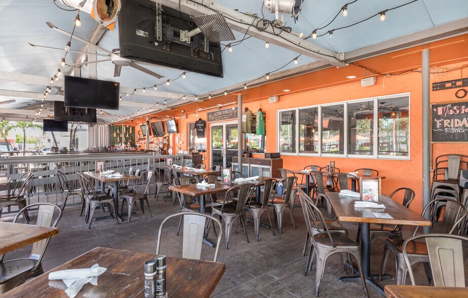 More Photos Of 837 SE 47th Ter, Cape Coral Restaurant For Sale