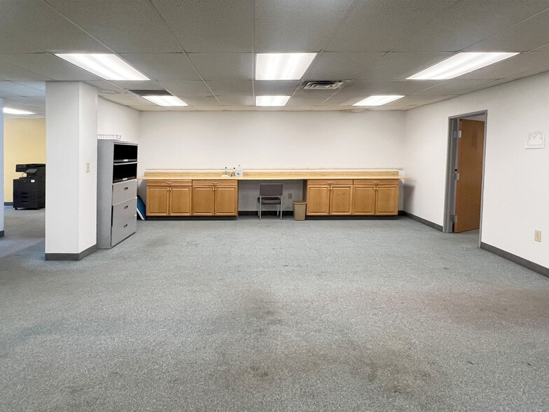 More Photos Of 7171 W Ridge Rd, Fairview Warehouse For Sale