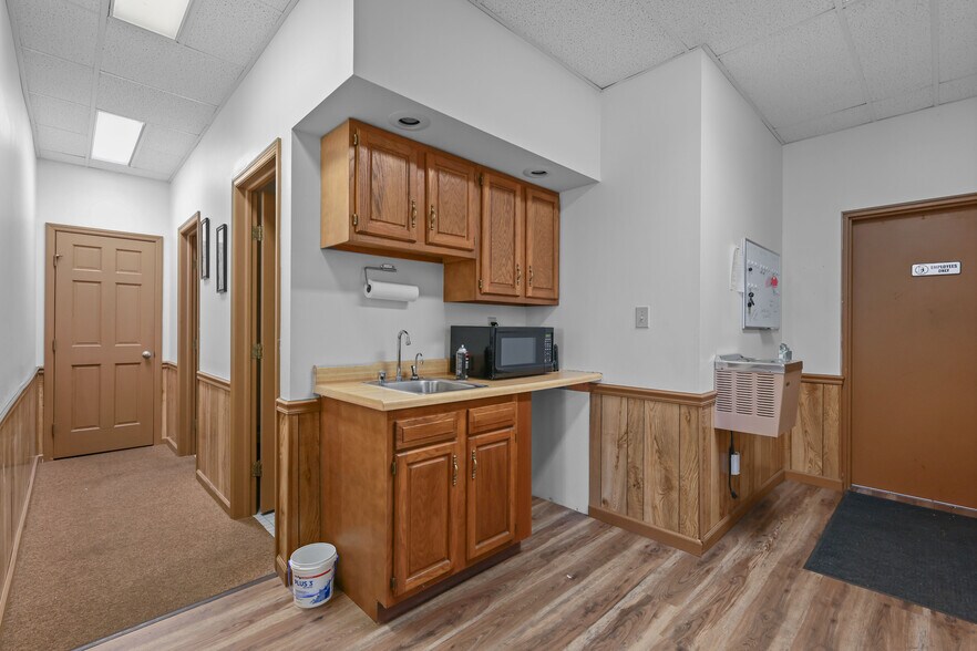 More Photos Of 3300-3312 Encrete Ln, Dayton Light Manufacturing For Lease