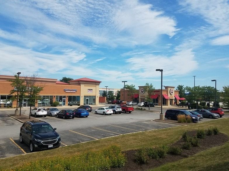 More Photos Of 31 Orland Square Dr, Orland Park Freestanding For Lease