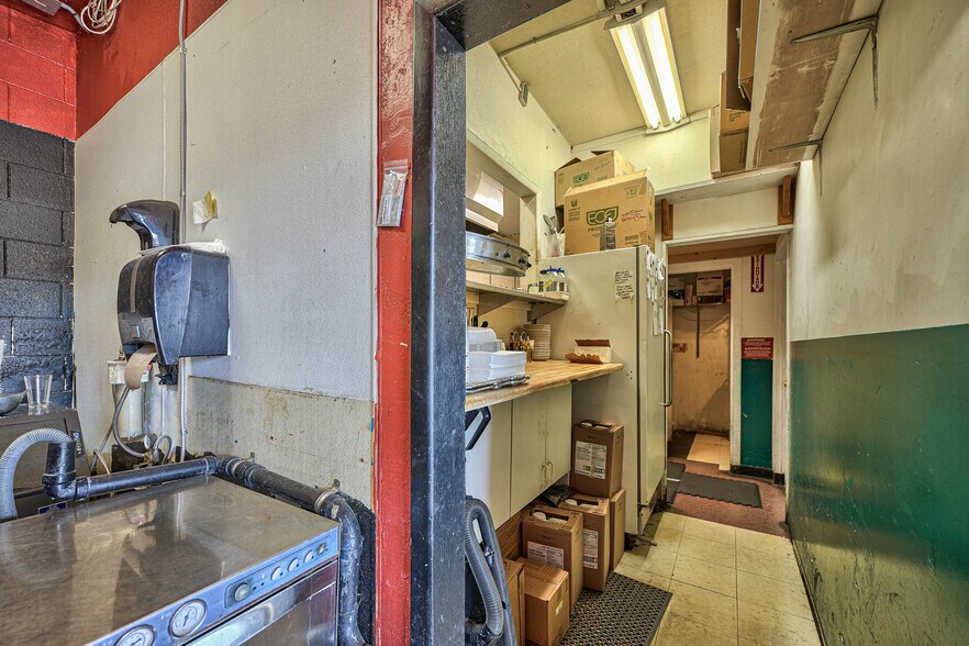 More Photos Of 223 Reindollar Ave, Marina Office For Lease