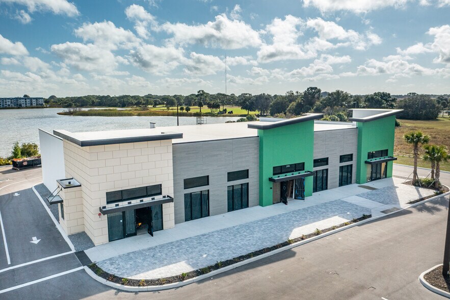 More Photos Of 2996 Executive Dr, Venice Freestanding For Lease