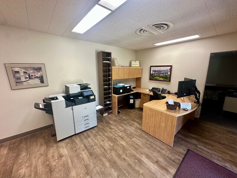 More Photos Of 8634 Crownhill Blvd, San Antonio Office For Lease