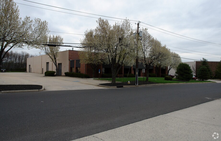 Primary Photo Of 1145 Thomas Busch Memorial Hwy, Pennsauken Warehouse For Lease
