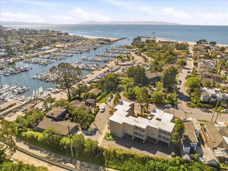 More Photos Of 171 Marine Parade, Santa Cruz Apartments For Sale