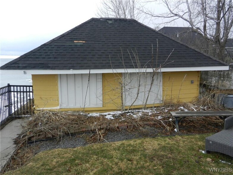 More Photos Of 4904 Lake Shore Rd, Hamburg Office Residential For Sale