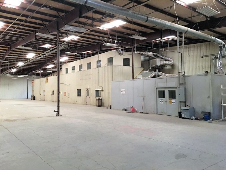 More Photos Of 1108 Commerce St, Marshall Manufacturing For Sale