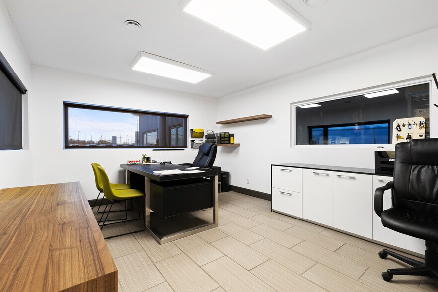 More Photos Of 139 Boul Sir-Wilfrid-Laurier, Saint-Basile-le-Grand Freestanding For Sale