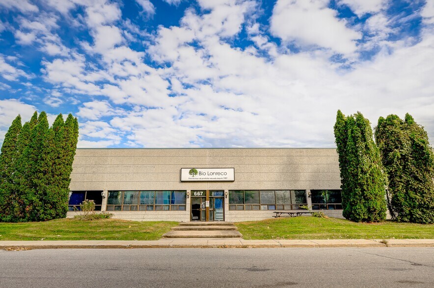 More Photos Of 80-150 Av Lindsay, Dorval Warehouse For Lease
