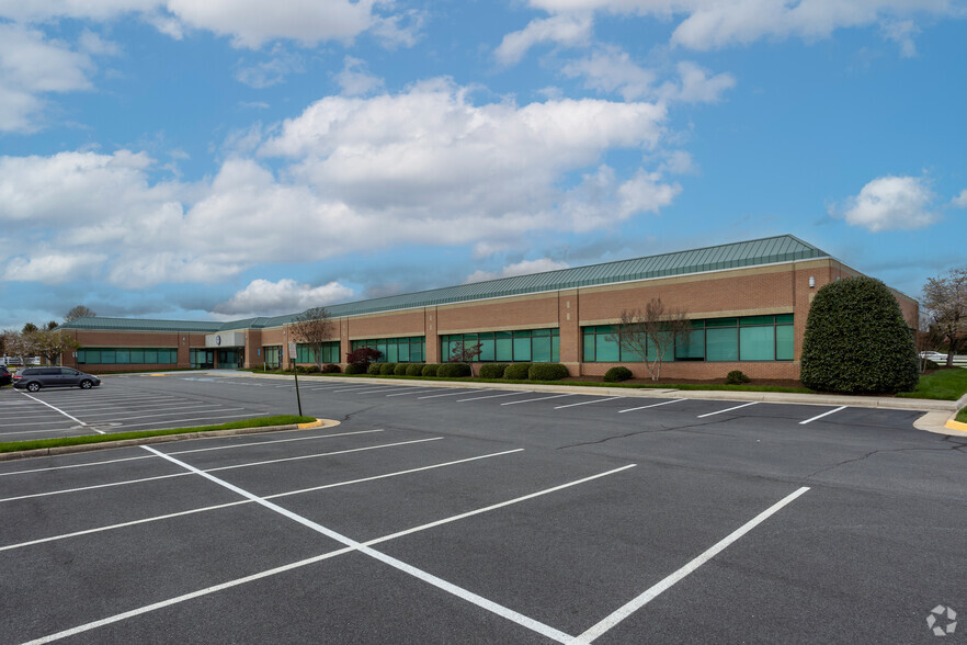 Primary Photo Of 4090 Lafayette Center Dr, Chantilly Medical For Lease