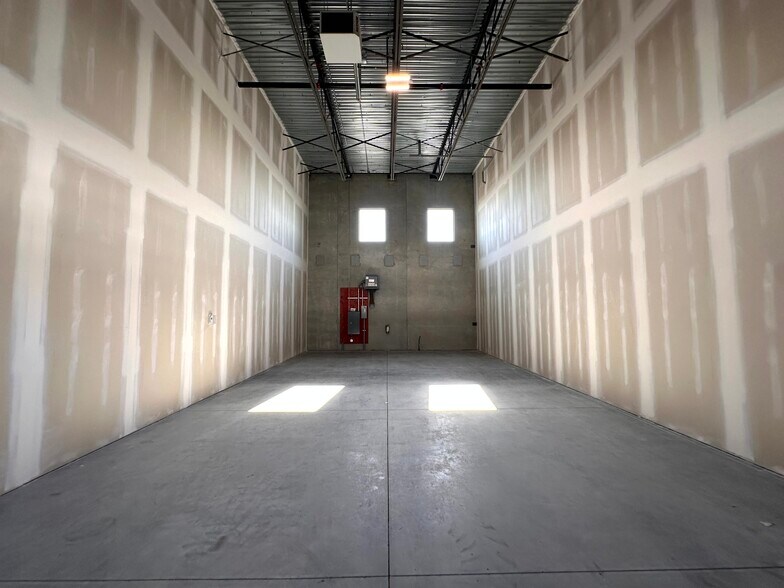 More Photos Of 4412 9 St SE, Calgary Warehouse For Sale