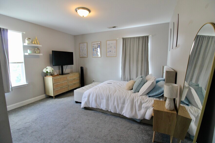 More Photos Of , Norfolk Multifamily For Sale