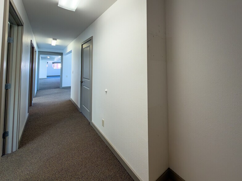 More Photos Of 125 Baltimore Ave SE, Bandon General Retail For Sale