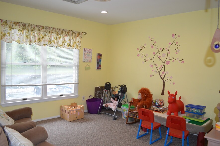 More Photos Of 85-89 Park Ave, Flemington Medical For Sale