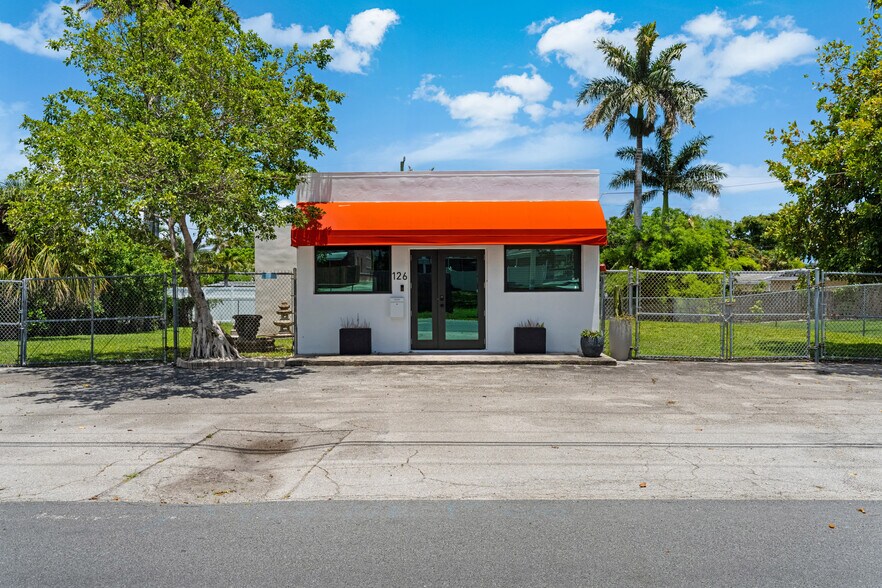More Photos Of 126 NE 1st Ave, Dania Beach Office For Sale