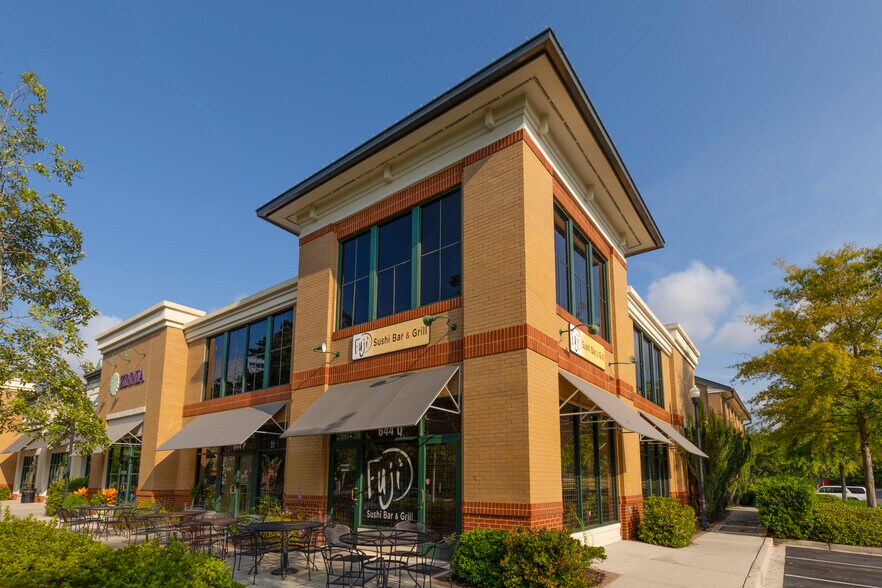 More Photos Of 600 Long Point Rd, Mount Pleasant Unknown For Lease