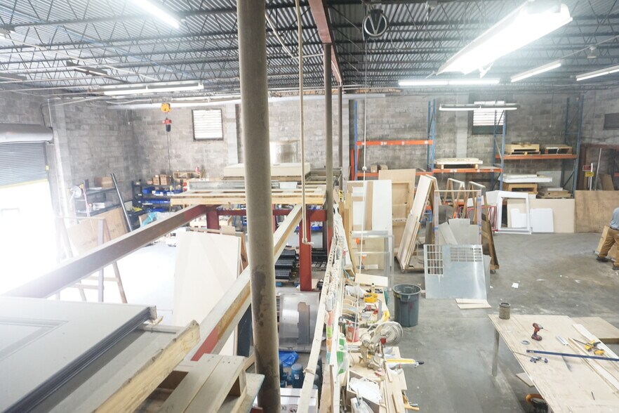 More Photos Of 3605 N Davis Hwy, Pensacola Warehouse For Sale