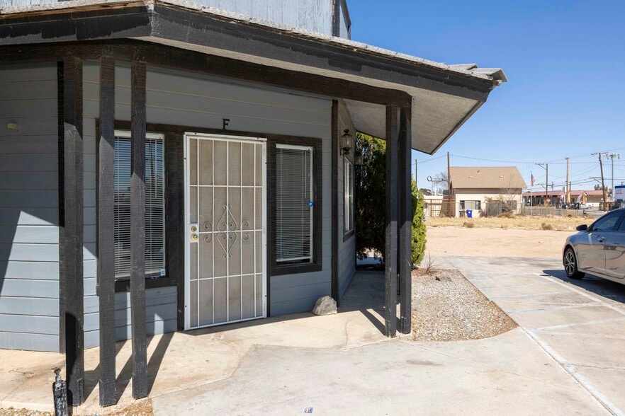 More Photos Of 18026 Jonathan St, Adelanto Medical For Lease