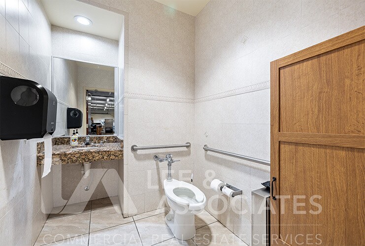 More Photos Of 685 S Ronald Reagan Blvd, Longwood Flex For Sale