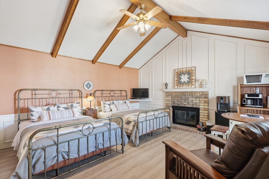 More Photos Of 201 N State St, Fort Davis Hotel For Sale