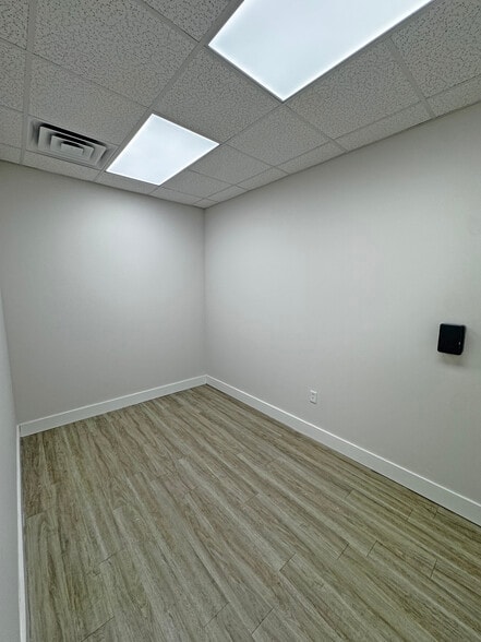 More Photos Of 80 Shelby Ln, Richmond Hill Industrial For Lease