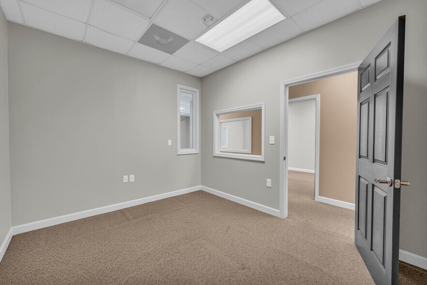 More Photos Of 40 Chamisa Rd, Covington Distribution For Lease