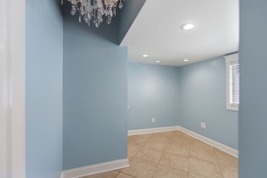 More Photos Of 211 29th Ave N, Nashville Freestanding For Lease