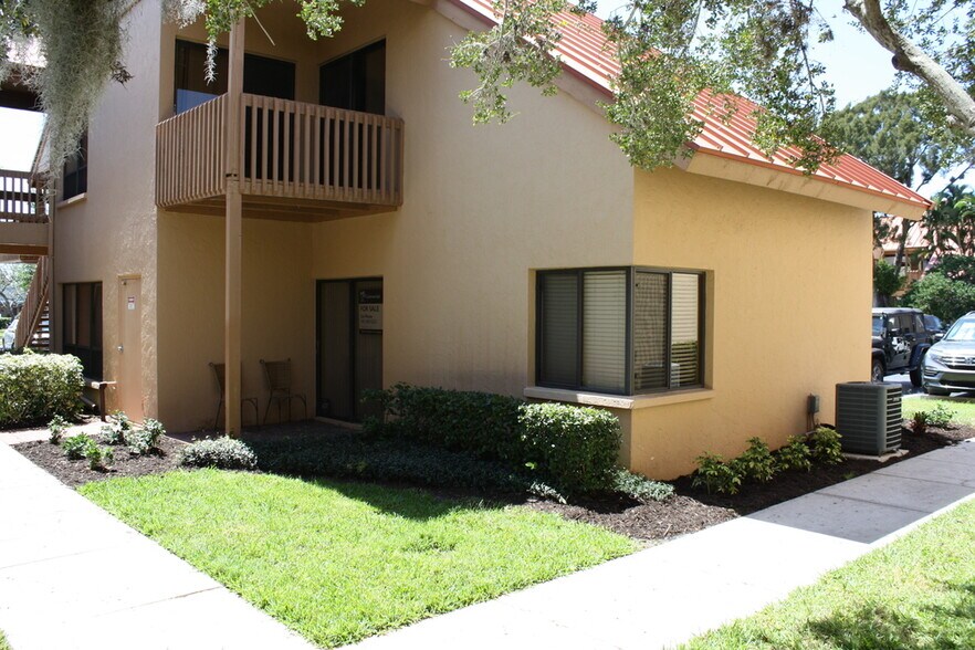 More Photos Of 2831 Ringling Blvd, Sarasota Office For Lease