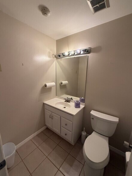 More Photos Of 5550 26th St, Bradenton Medical For Sale