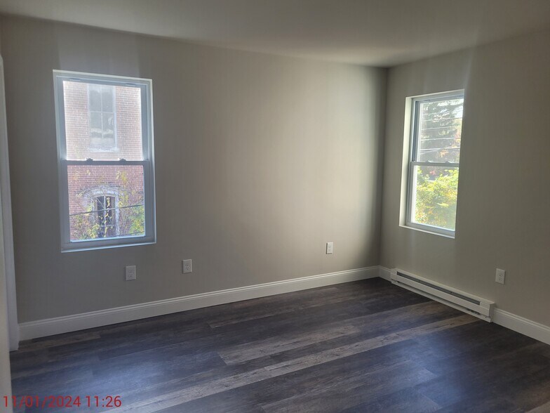 More Photos Of 121 S Main St, Alburtis Apartments For Lease